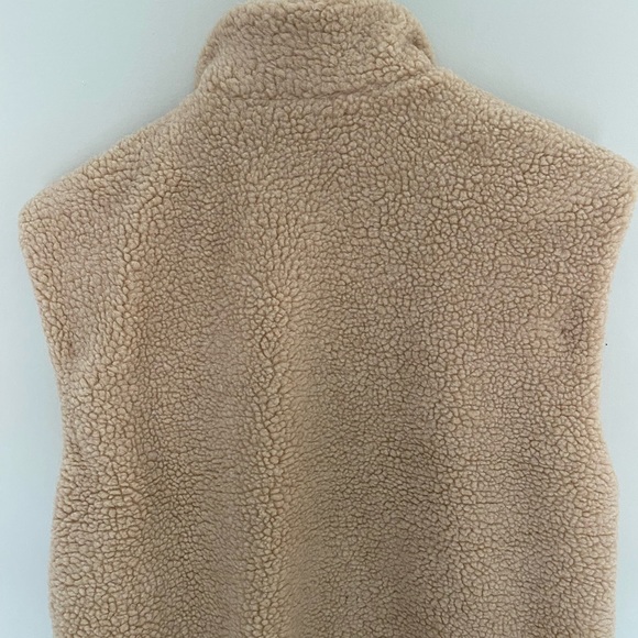 H&M Vest - Picture 2 of 3